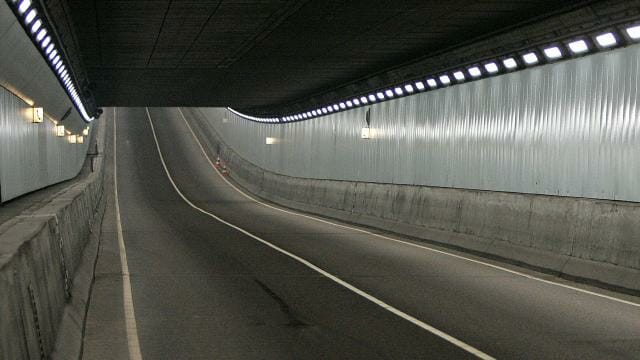 LED verlichting in IJ-tunnel Amsterdam
